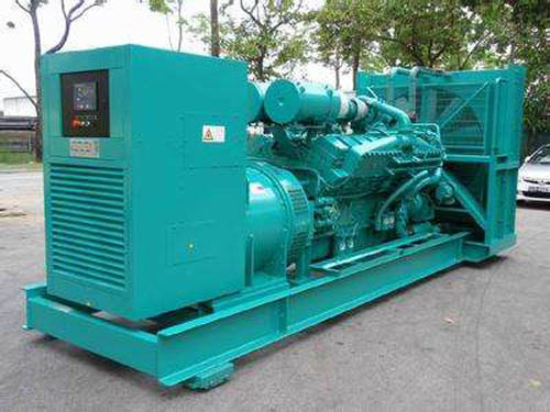 利通如何选择适合 100KW 发电机的电缆长度？