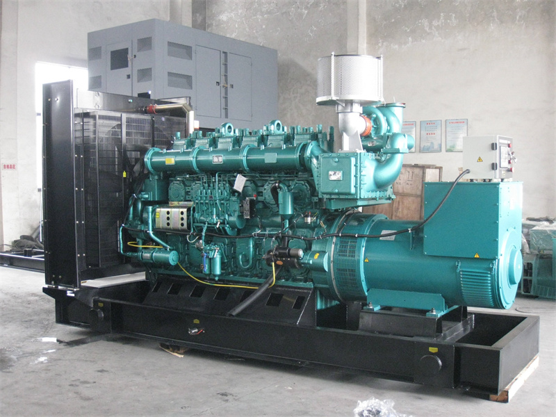 利通200KW 柴油发电机的油耗是多少?